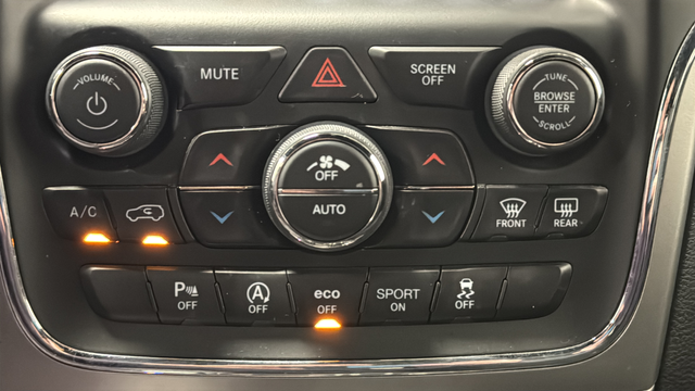 Used 2018 Bright White Clearcoat Jeep Altitude image 18