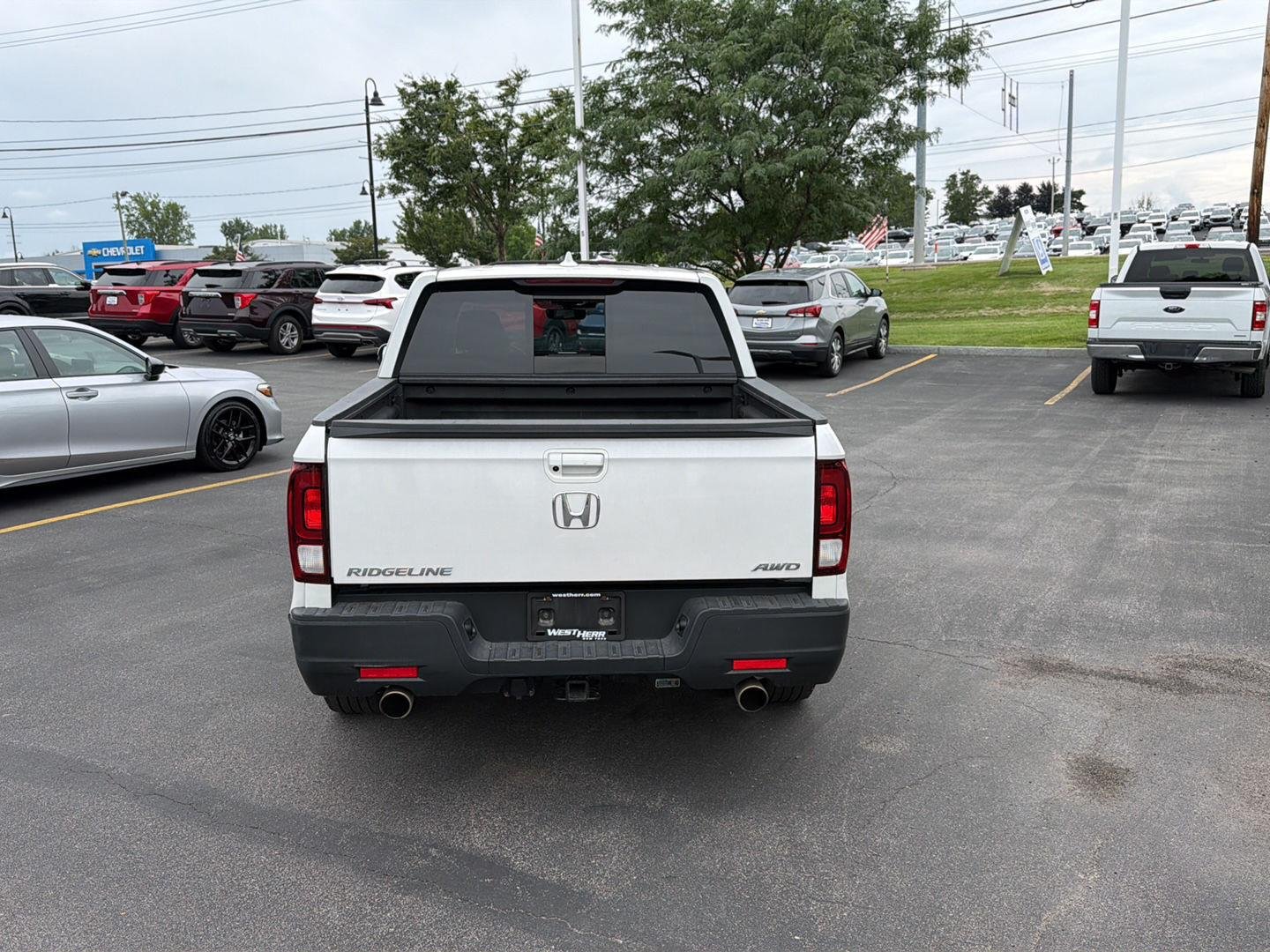 Used 2023 Platinum White Pearl Honda  image 5