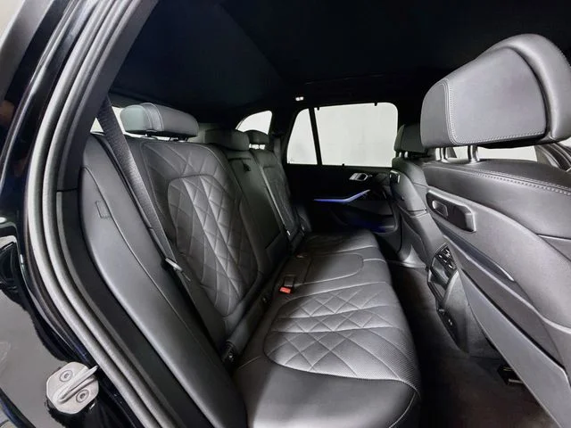Used 2024 Black BMW xDrive40i image 29