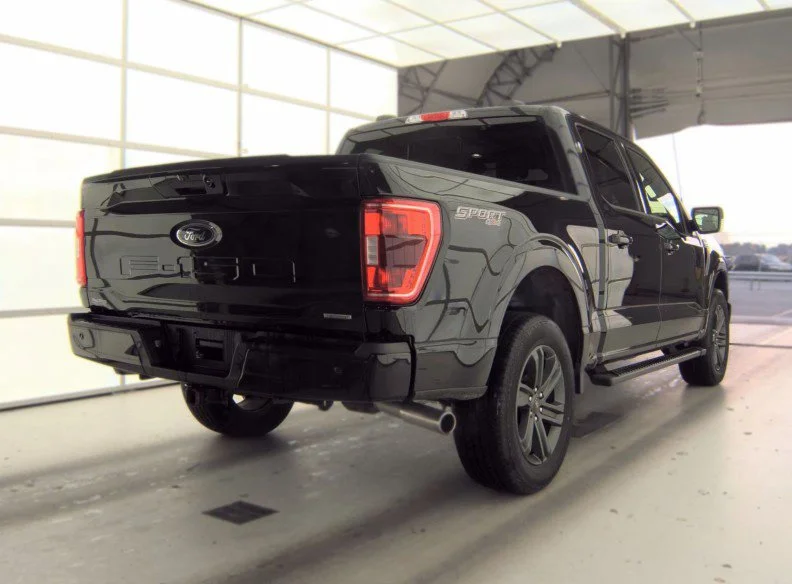 Used 2023 Black Ford XLT image 4