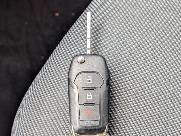 Used 2022 Silver Ford XL image 26
