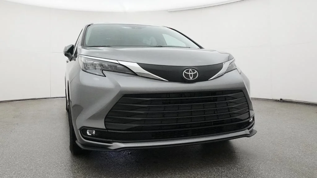 New 2026 Heavy Metal Toyota XLE image 7
