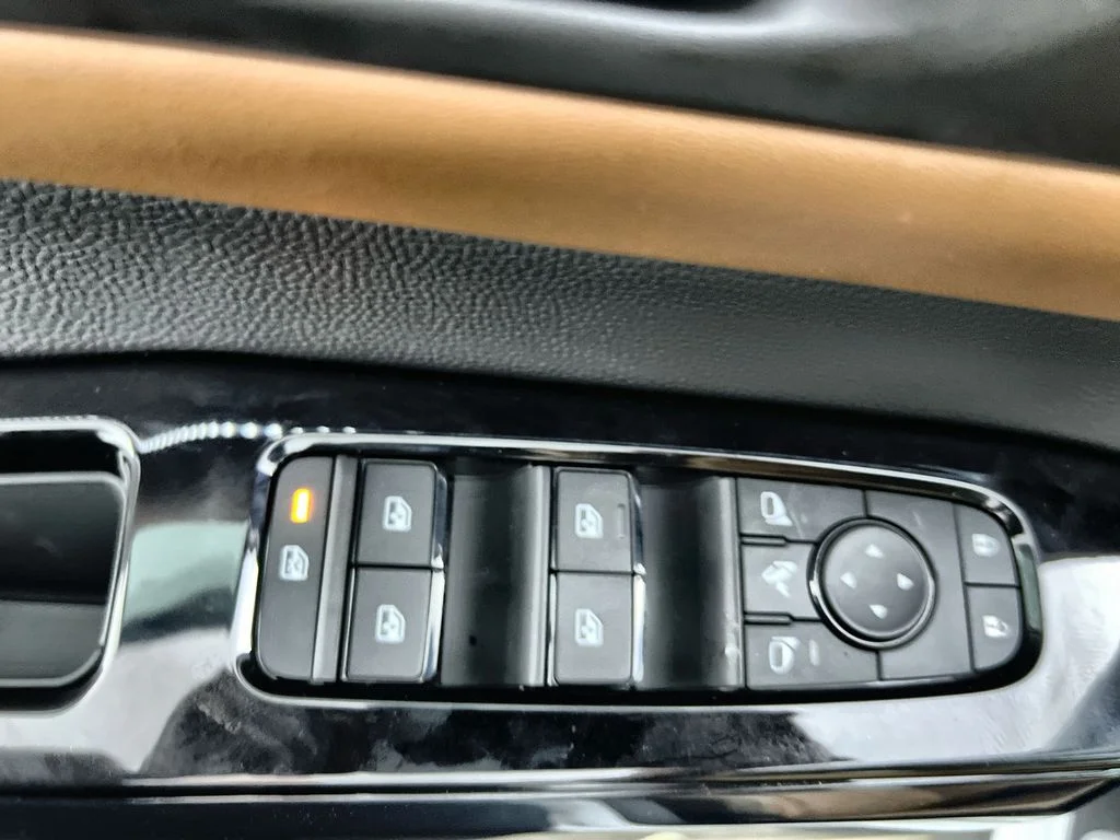 New 2026 Everest White Pearl TriCoat / Super Black Two-tone Nissan Platinum image 15