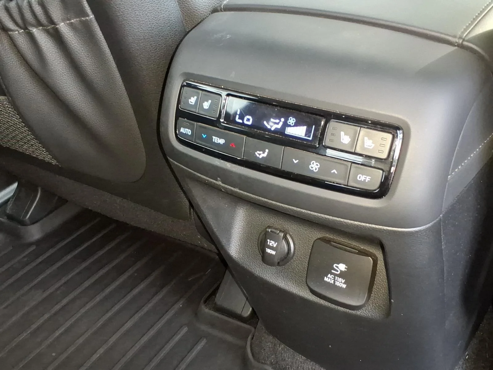 Used 2024 Moonlight Cloud Hyundai Limited image 21