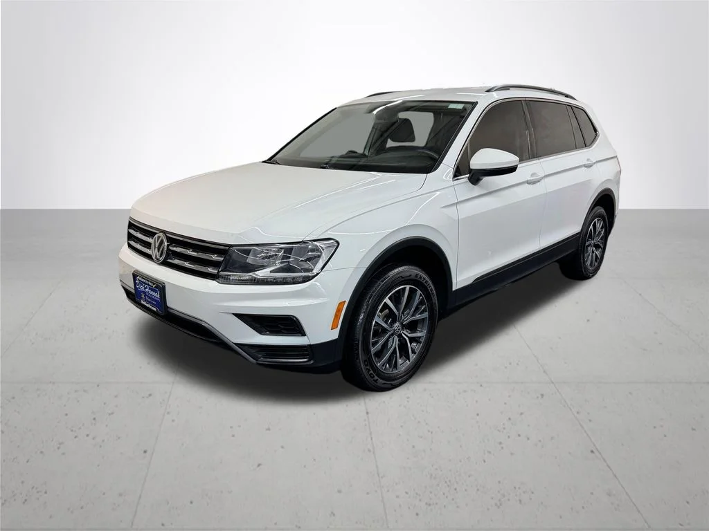 Used 2020 White Volkswagen 2.0T SE image 2
