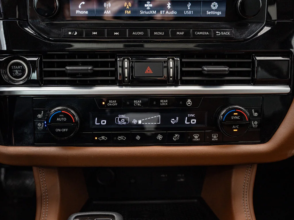 Used 2023 Obsidian Green Pearl Nissan Platinum image 38