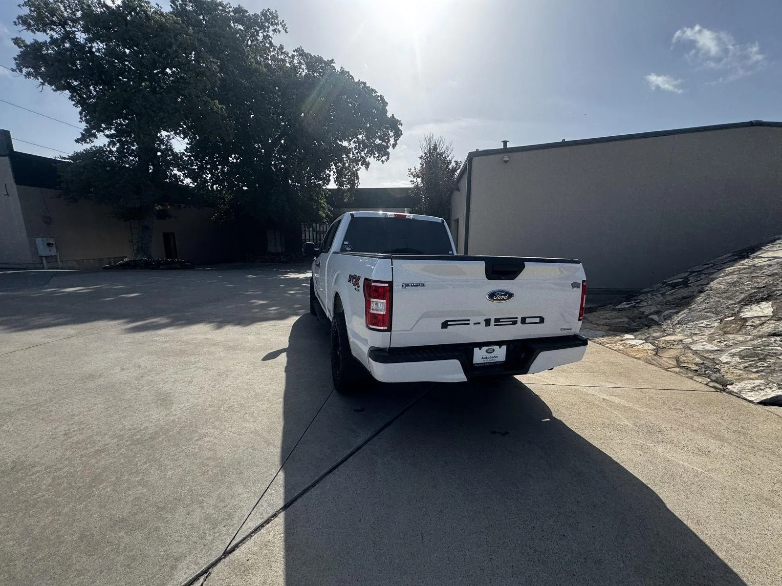 Used 2018 Oxford White Ford XL image 4