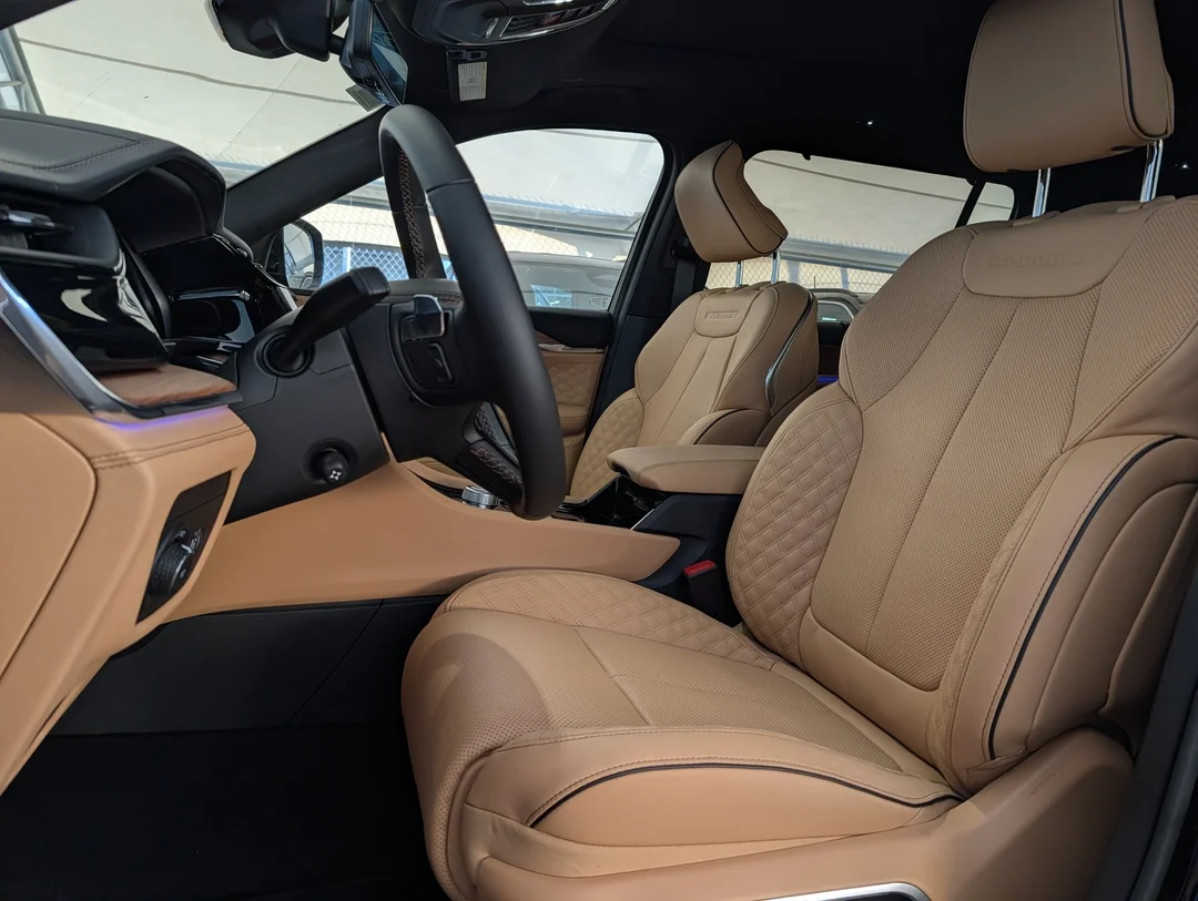 New 2026 Black Jeep Summit - - 4x4 - 324HP Turbo I4 - Adaptive Cruise Control - Blind Spot Monitor & More! image 15
