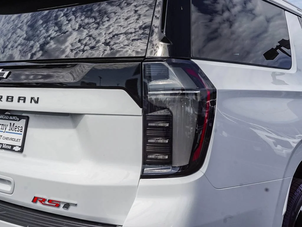 2026 Chevrolet Suburban RST - Photo 7
