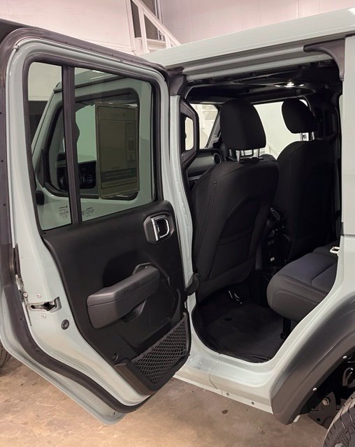Used 2023 Silver Jeep Sport S image 23