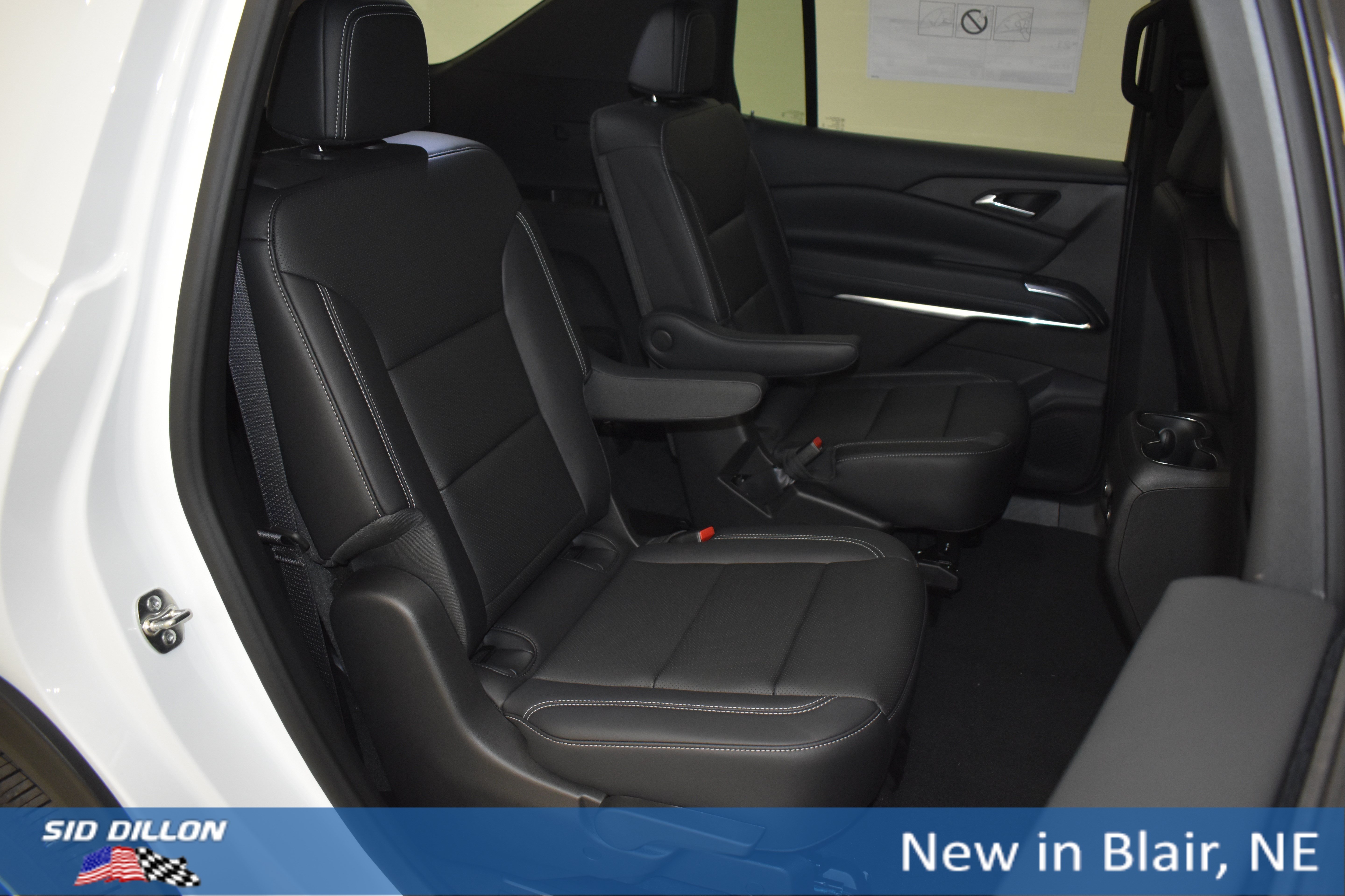 New 2026 Polar White Tricoat Chevrolet LT image 10