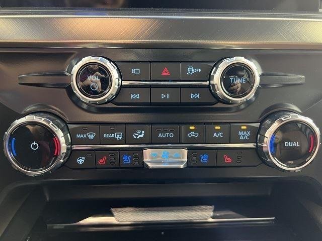 New 2025 Star White Metallic Tri-Coat Ford King Ranch® image 21