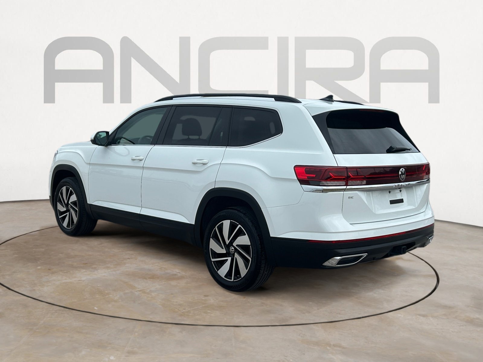 Used 2025 Pure White Volkswagen 2.0T SE w/Technology image 8