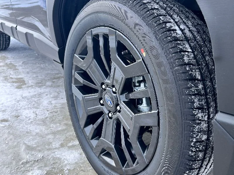 New 2026 CRYSTAL BLACK SILICA Subaru Limited image 8