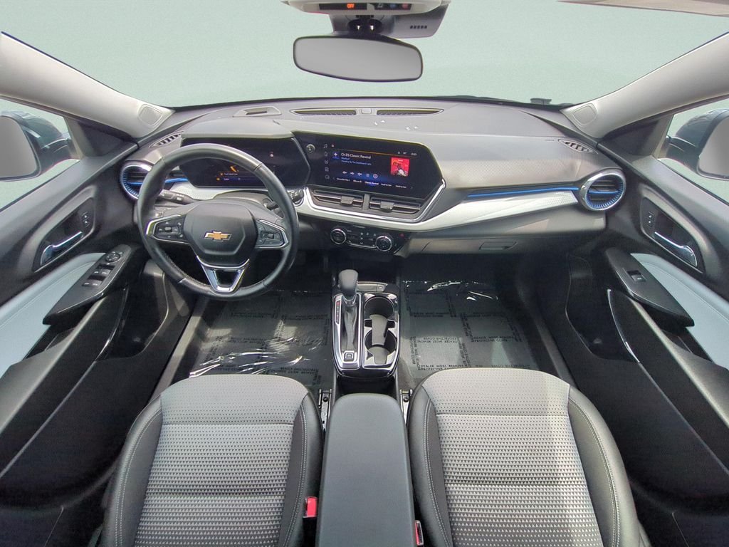 Used 2025 Gray Chevrolet LT image 11