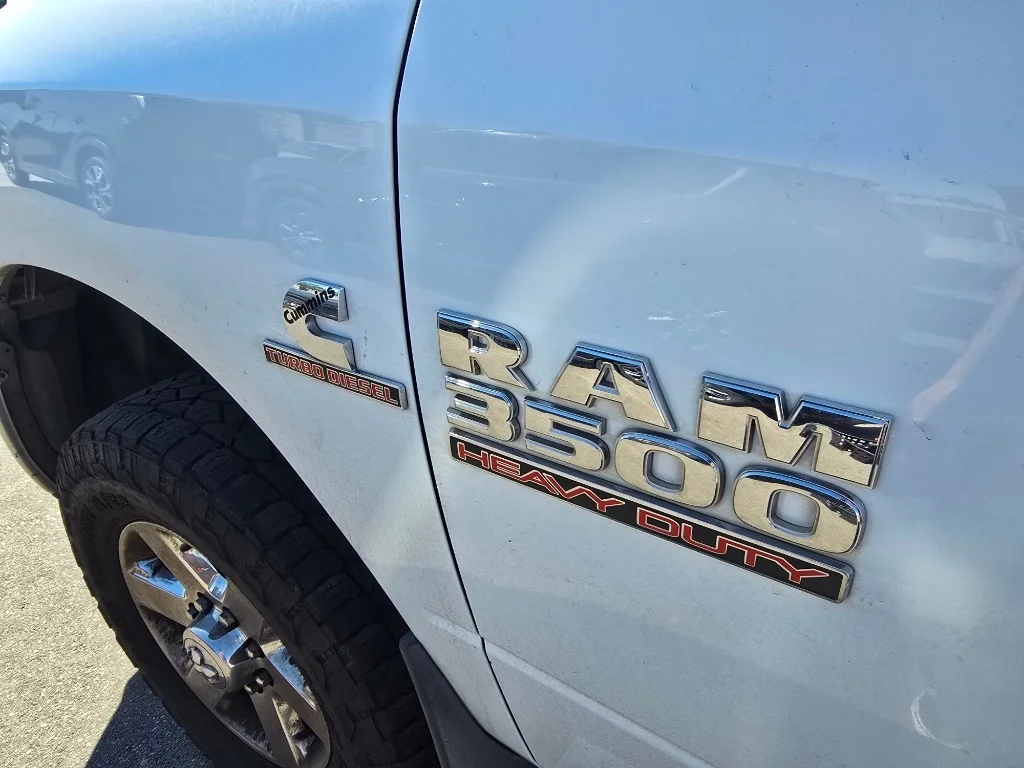 Used 2015 Bright White Clearcoat Ram Big Horn image 10