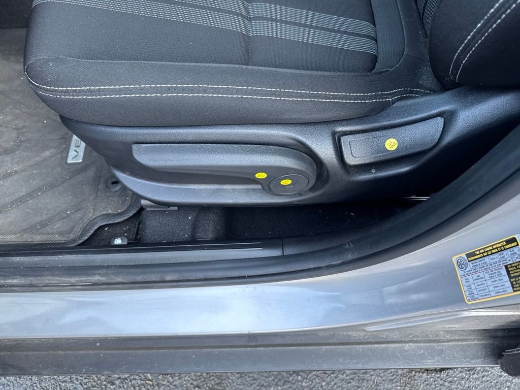 Certified Used 2025 Silver Hyundai SEL image 5