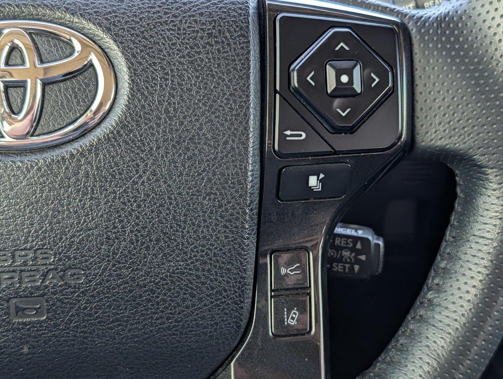 Used 2020 Midnight Black Metallic Toyota Venture image 25