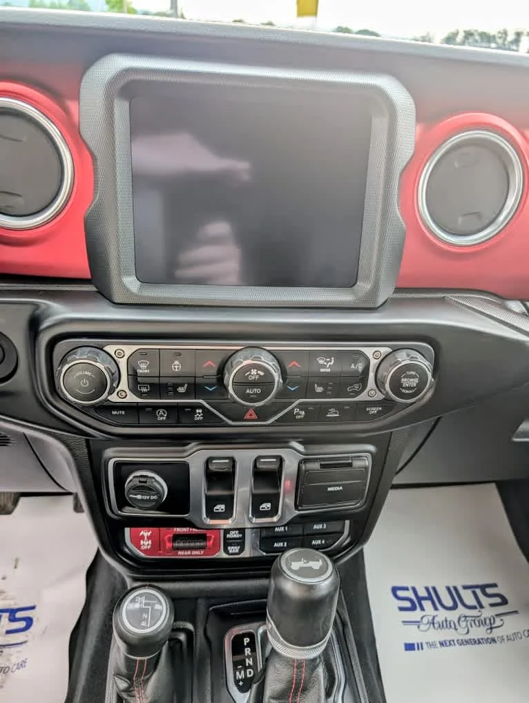 Used 2022 Bright White Clearcoat Jeep Rubicon image 9