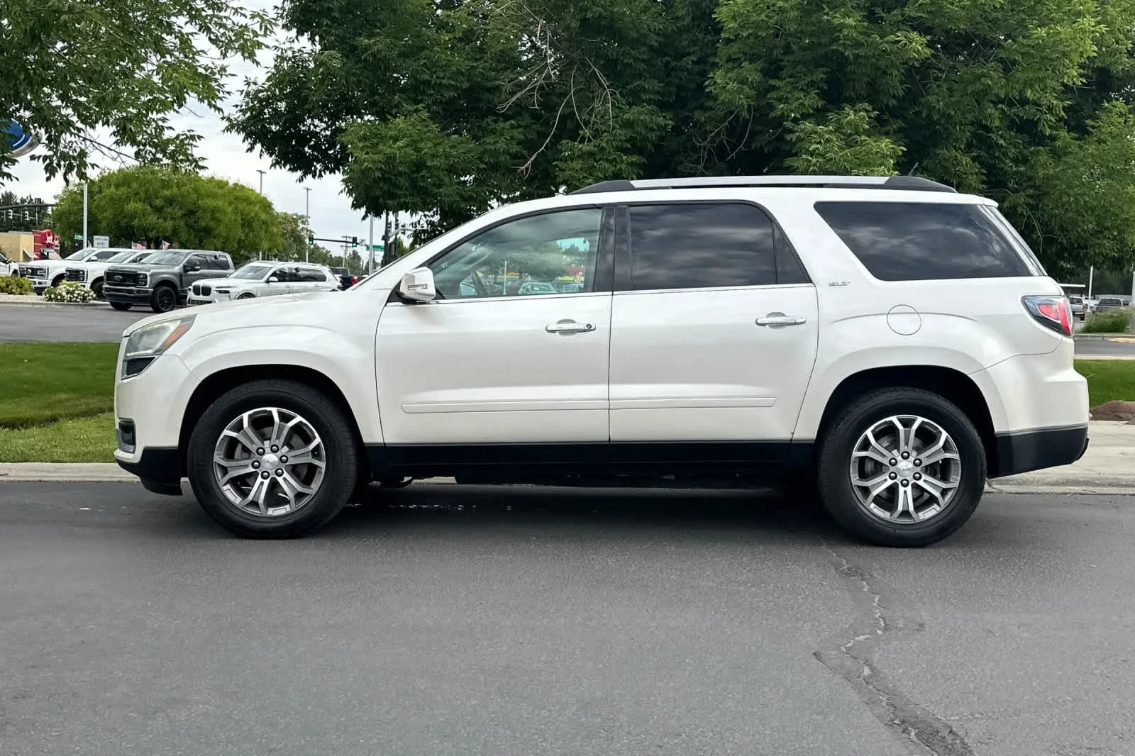 Used 2014 White Diamond Tricoat GMC SLT image 5