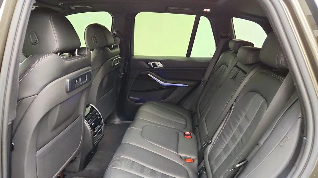 Used 2020 Manhattan Green Metallic BMW xDrive40i SAV w/ Vernasca Leather & Convenience Pkg image 23