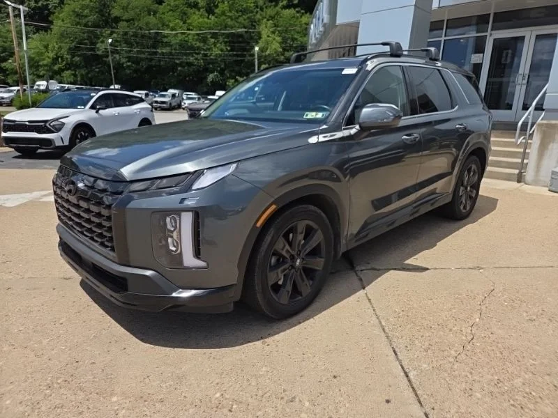 Used 2023 Gray Hyundai XRT image 3