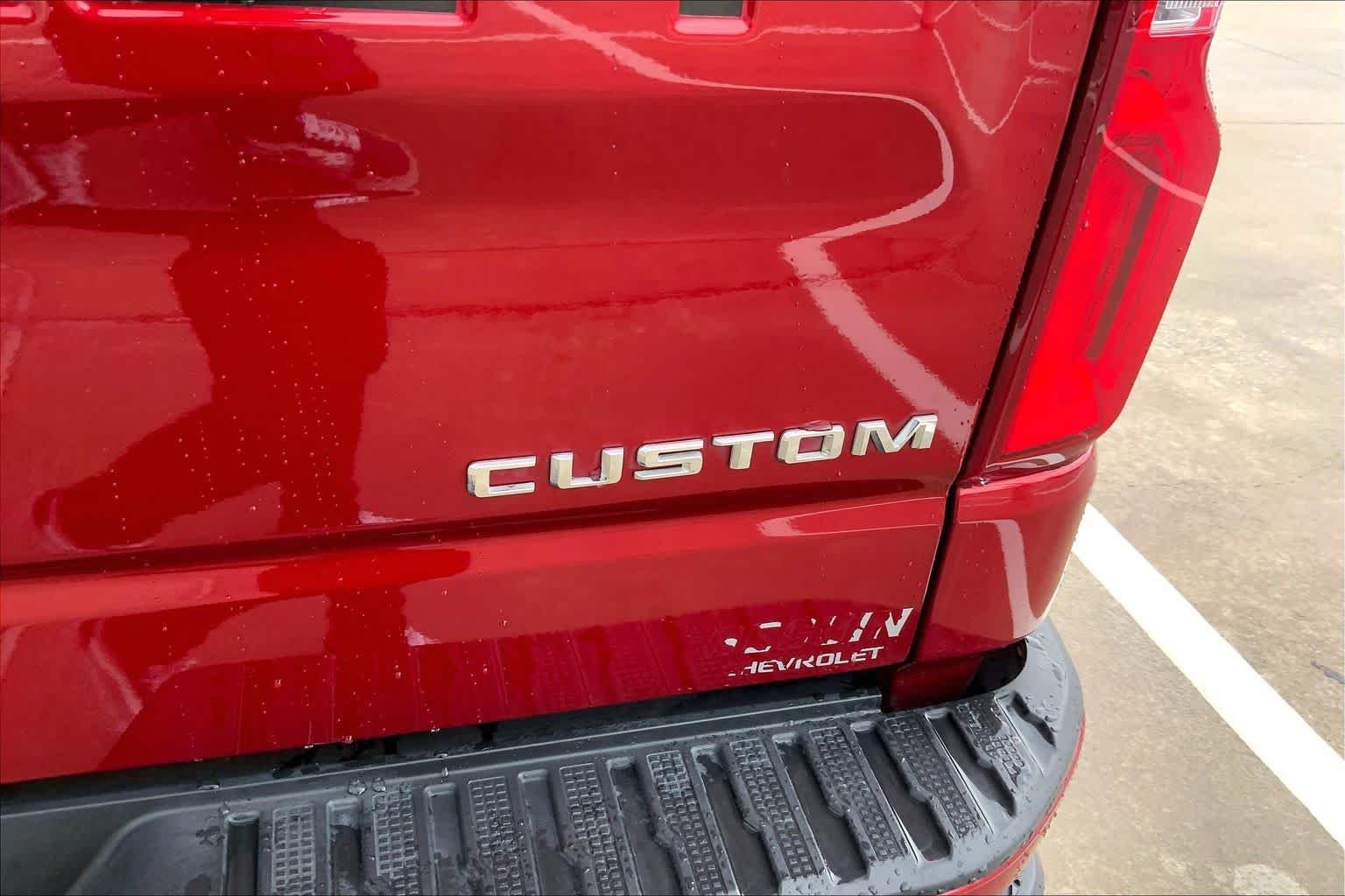 Used 2022 Cherry Red Tintcoat Chevrolet Custom image 10