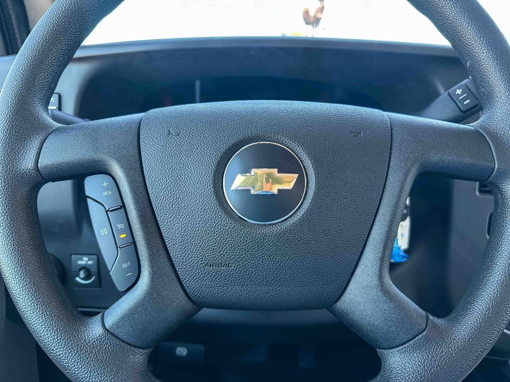 2025 Chevrolet Express Cargo Work Van - Photo 18
