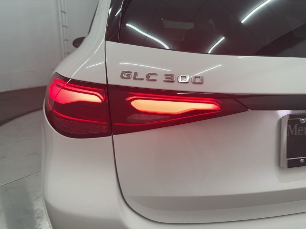 Used 2026 White Mercedes-Benz GLC 300 image 28