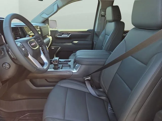 2026 GMC Sierra 1500 SLT - Photo 21
