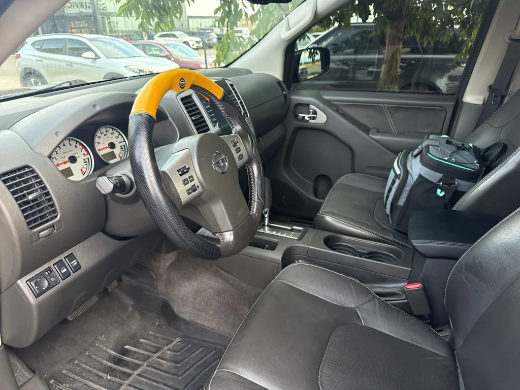 Used 2018 Magnetic Black Nissan PRO-4X image 9