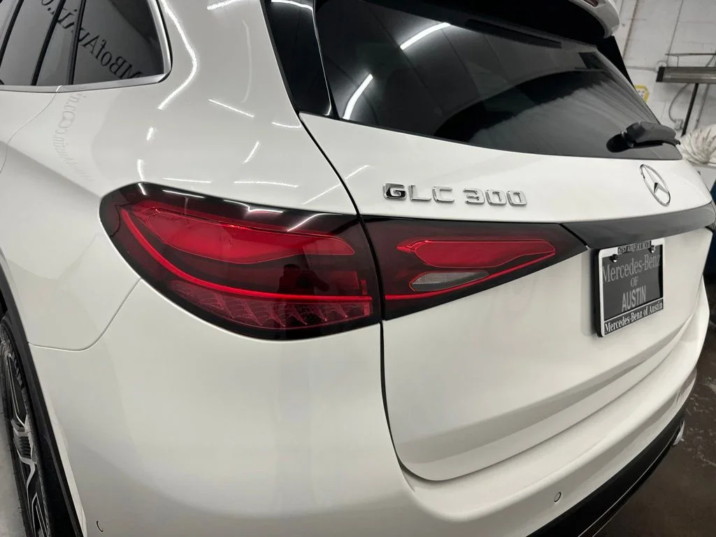 New 2027 White Mercedes-Benz GLC 300 image 11