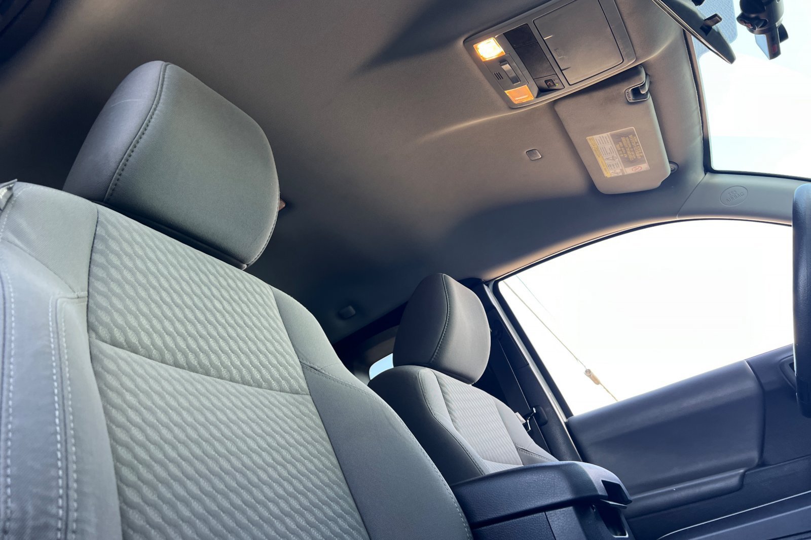 Used 2022 White Toyota SR image 16