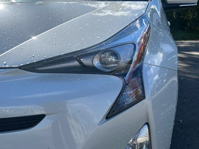 Used 2016 White Toyota Three Touring image 10