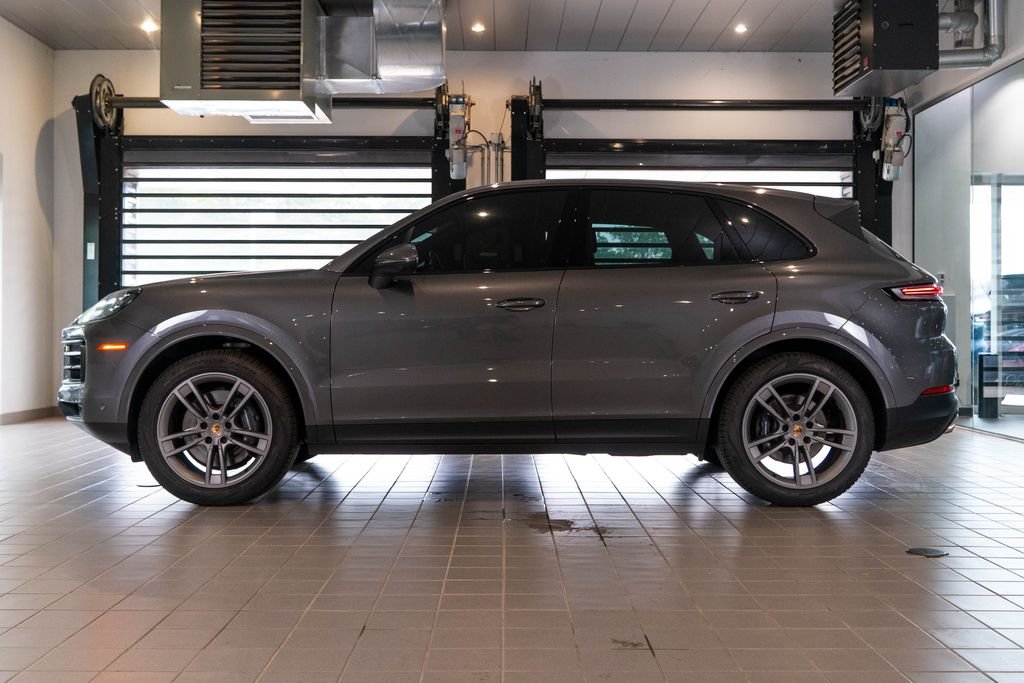 Used 2025  Porsche Base image 2
