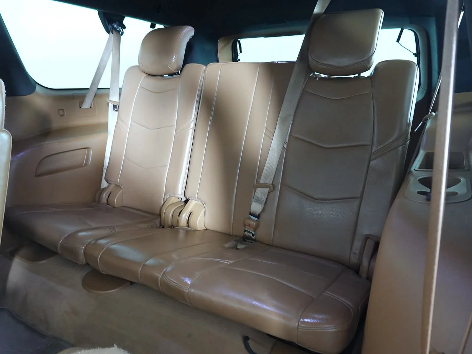 Used 2017 Crystal White Tricoat Cadillac Platinum image 14
