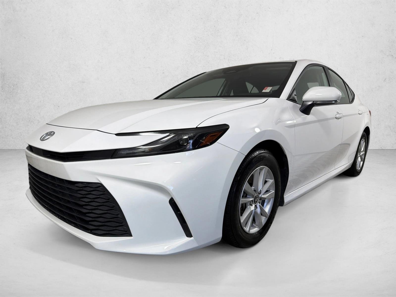 Used 2025 Ice Cap Toyota LE image 7