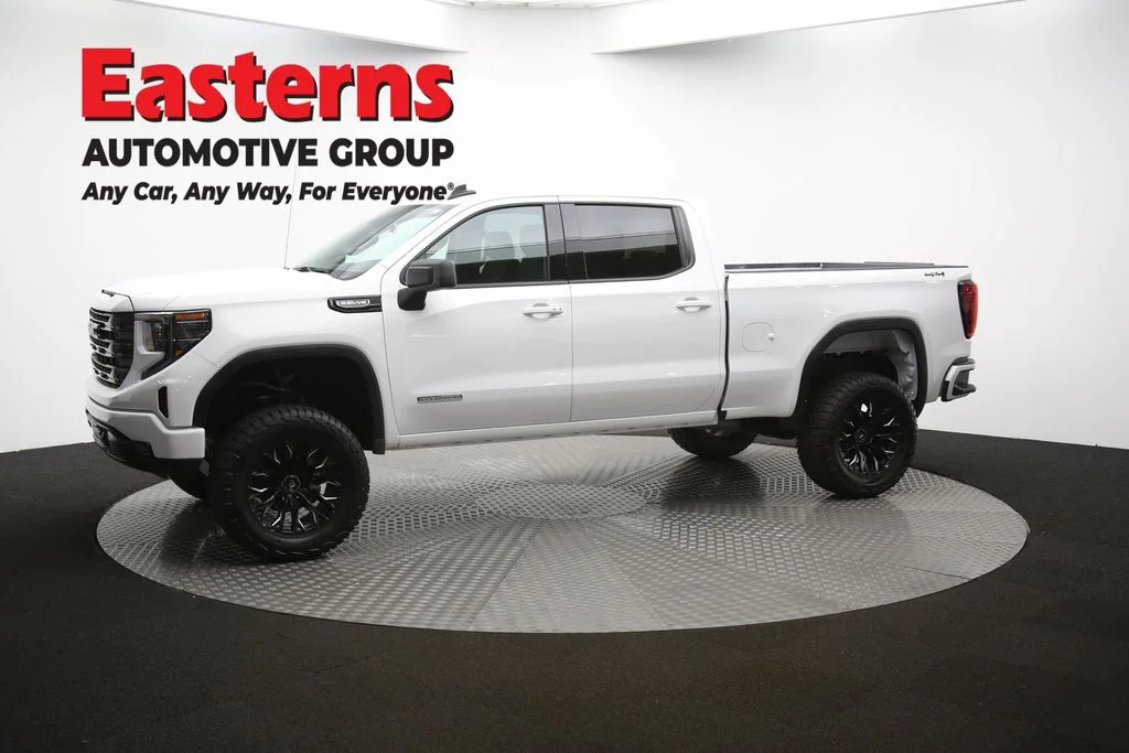 Used 2025 White GMC Elevation image 56