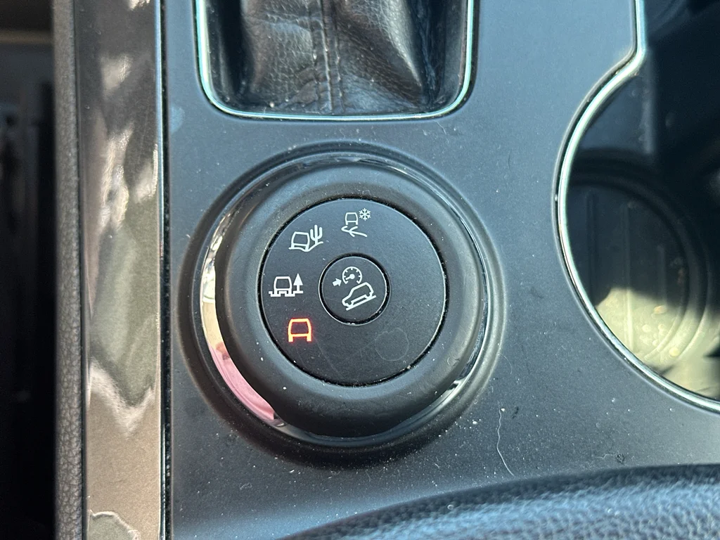 Used 2018 White Platinum Metallic Tri-Coat Ford XLT image 24