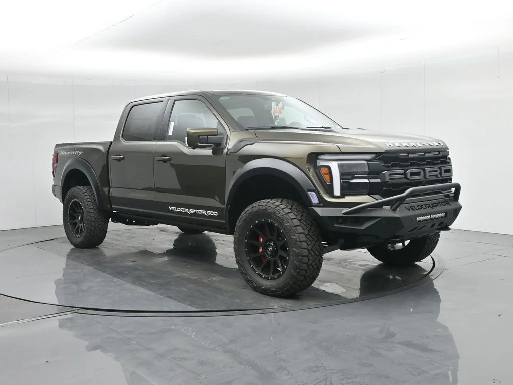 New 2025 Shelter Green Ford Raptor image 28