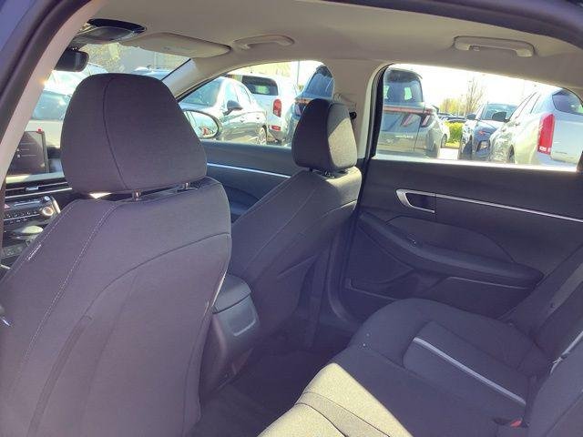 New 2026 Abyss Black Hyundai SE image 17