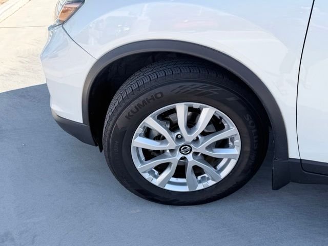 2017 Nissan Rogue SV - Photo 36