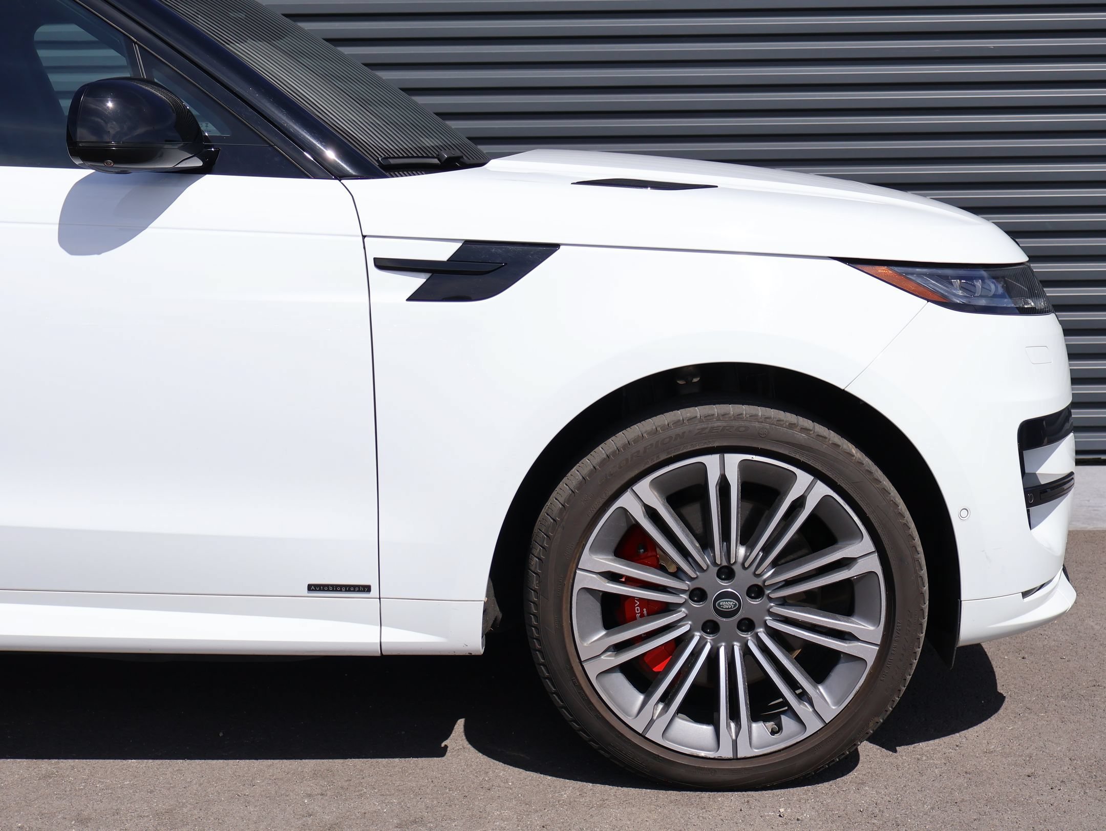 Used 2023 Fuji White Land Rover Autobiography image 11