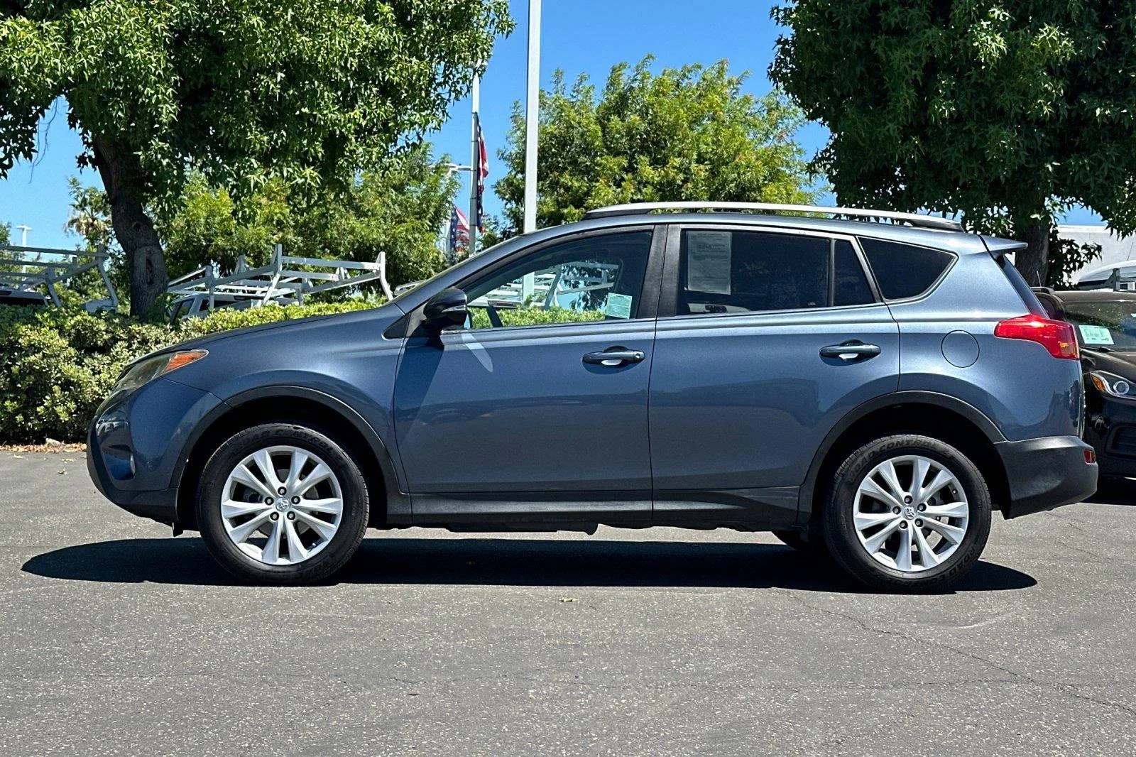 Used 2013 Shoreline Blue Pearl Toyota Limited image 6