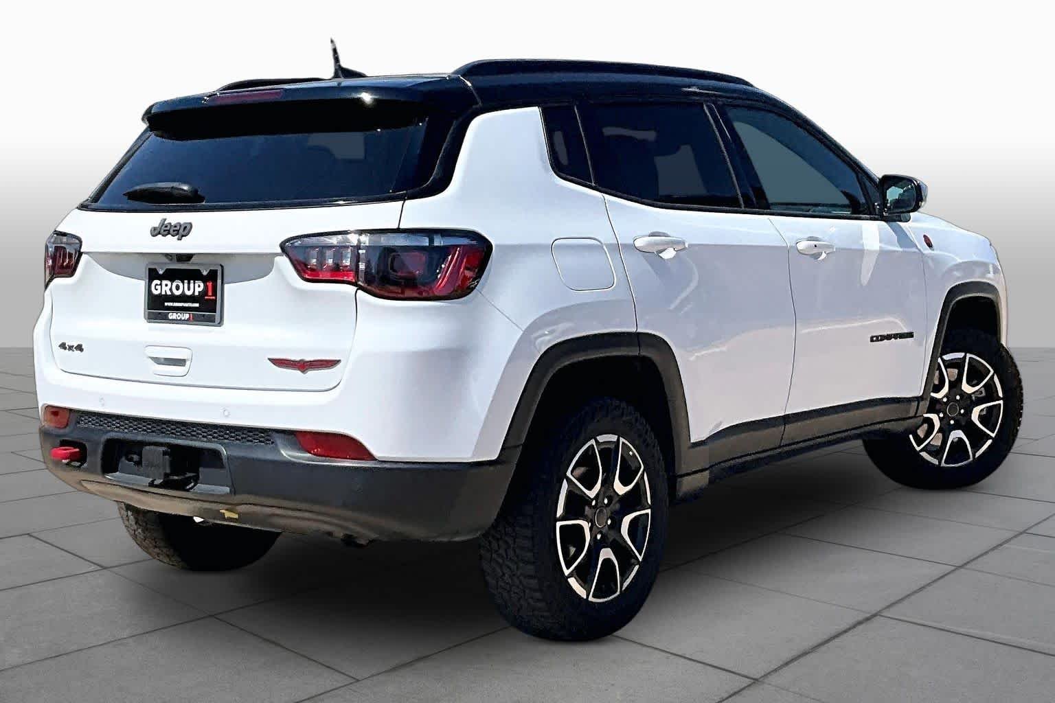 2025 Jeep Compass Trailhawk - Photo 13
