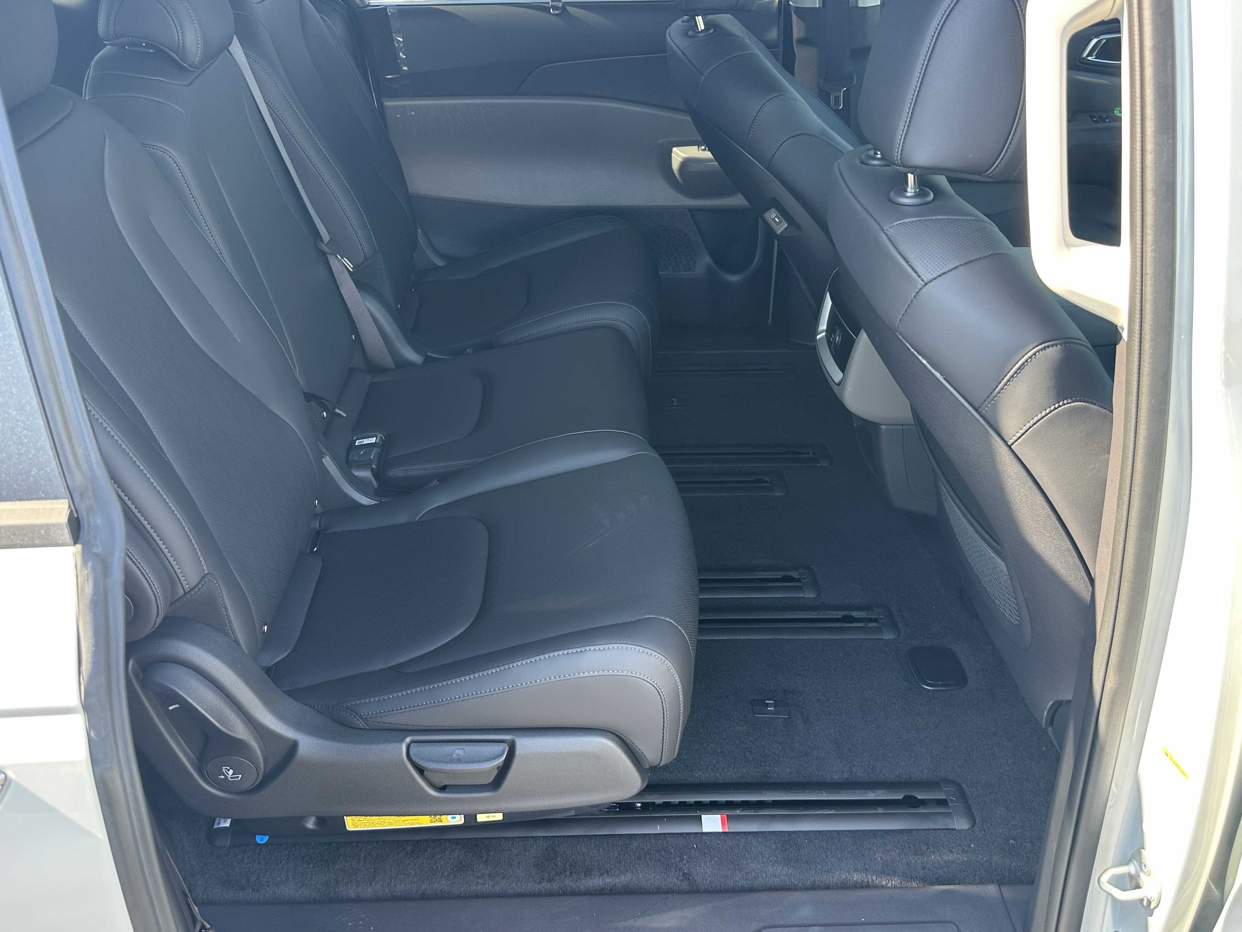 New 2026 Ivory Silver Kia EX image 16
