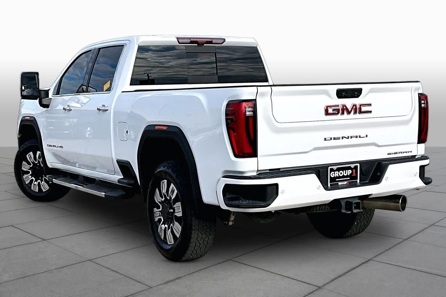 Used 2025 Summit White GMC Denali image 12