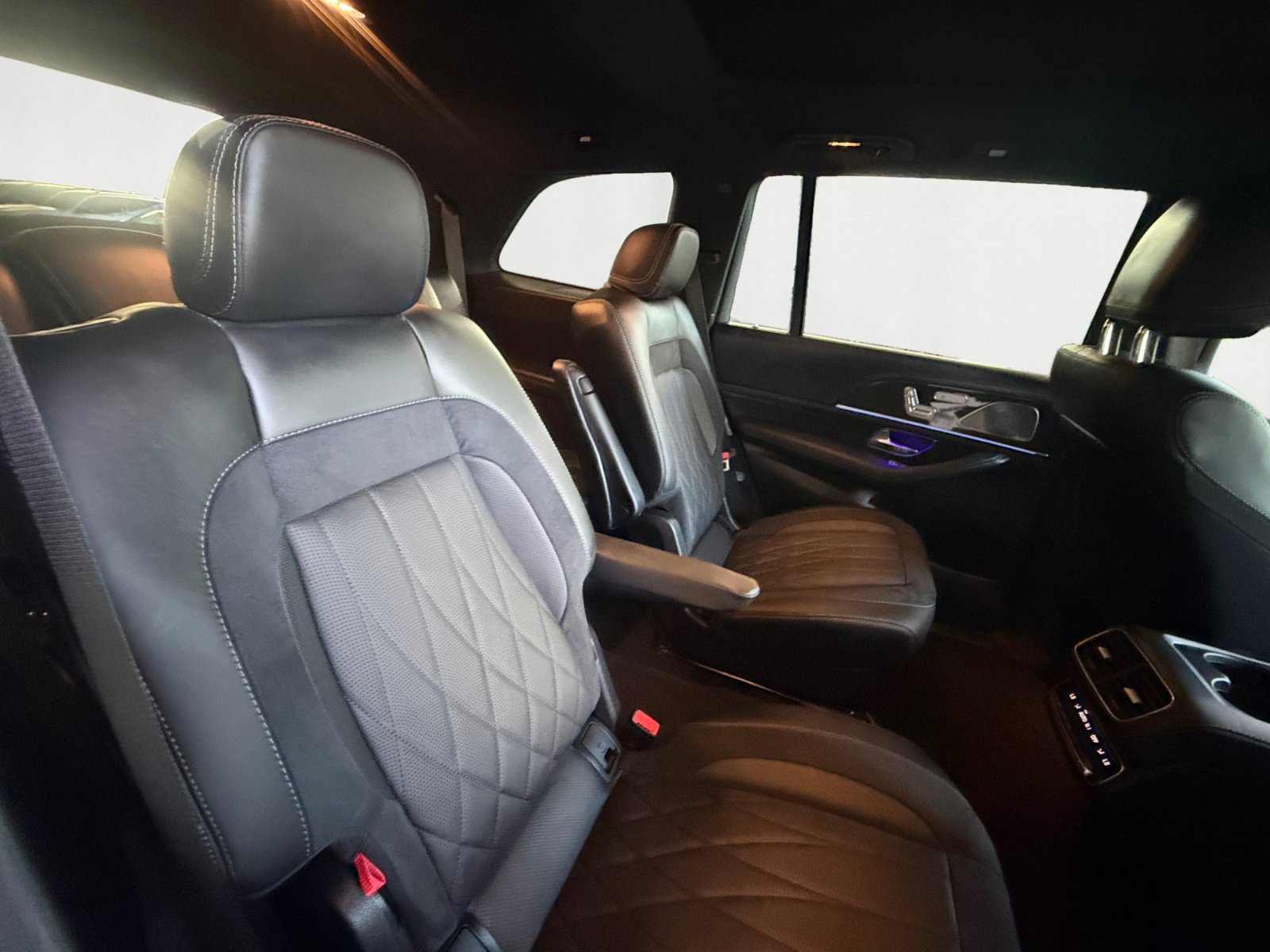 Used 2025 Obsidian Black Metallic Mercedes-Benz AMG® GLS 63 image 18