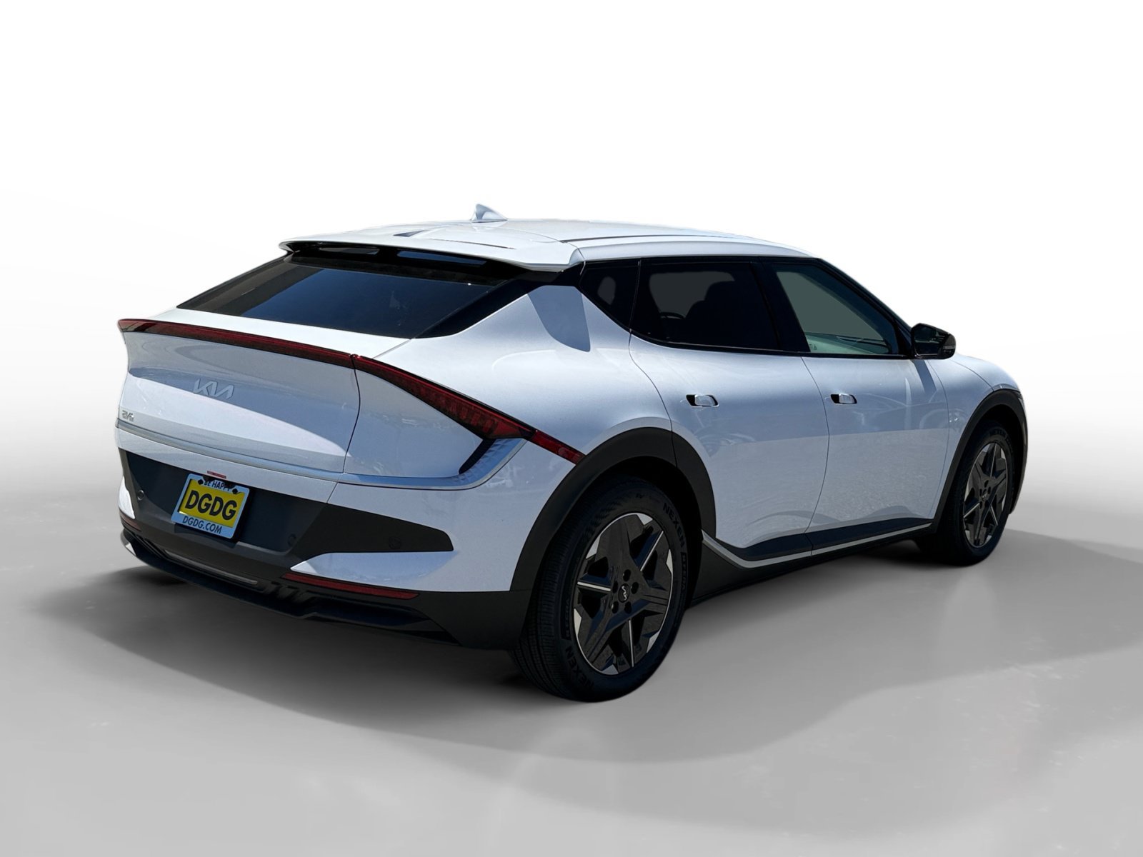 New 2026 Glacial White Pearl Kia Light Long Range image 5