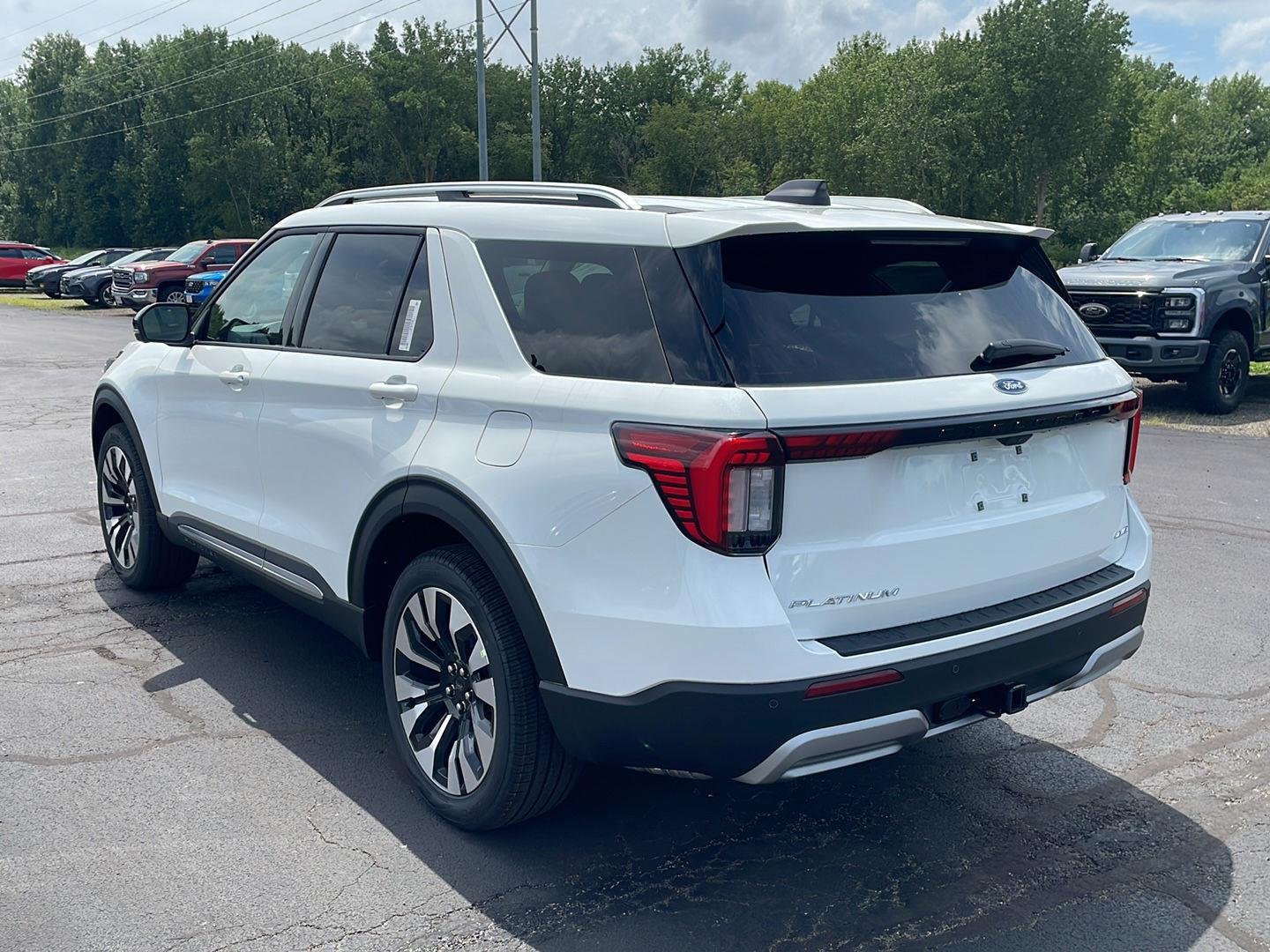 New 2026 Star White Metallic Tri-Coat Ford Platinum™ image 3